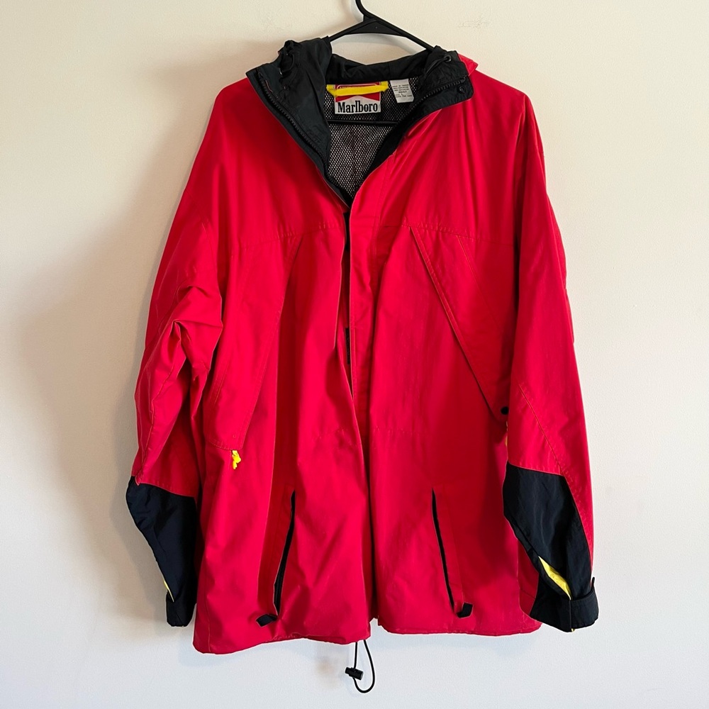 Marlboro Red Zip Up Raincoat/ Windbreaker- Size Men’s Large